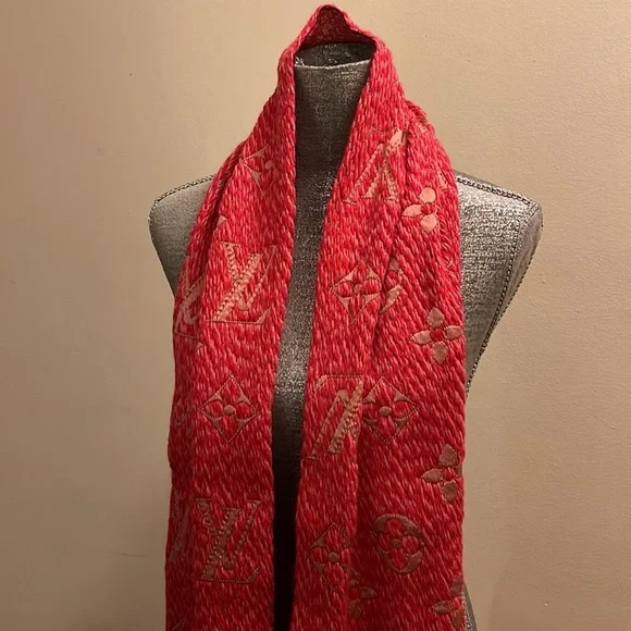 AUTHENTIC LOUIS VUITTON SCARF - Picture 2 of 6